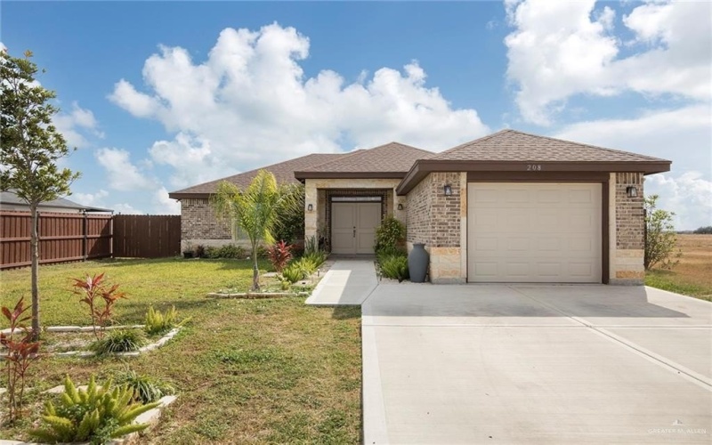 208 San Benito Street, San Juan, TX 78589, 3 Bedrooms Bedrooms, ,2 BathroomsBathrooms,Residential,For Sale,208 San Benito Street,0,496386