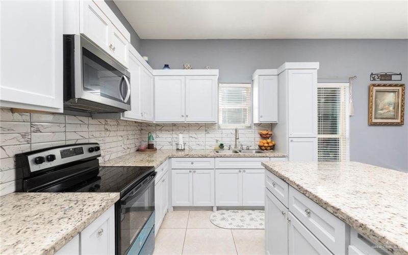 208 San Benito Street, San Juan, TX 78589, 3 Bedrooms Bedrooms, ,2 BathroomsBathrooms,Residential,For Sale,208 San Benito Street,0,496386