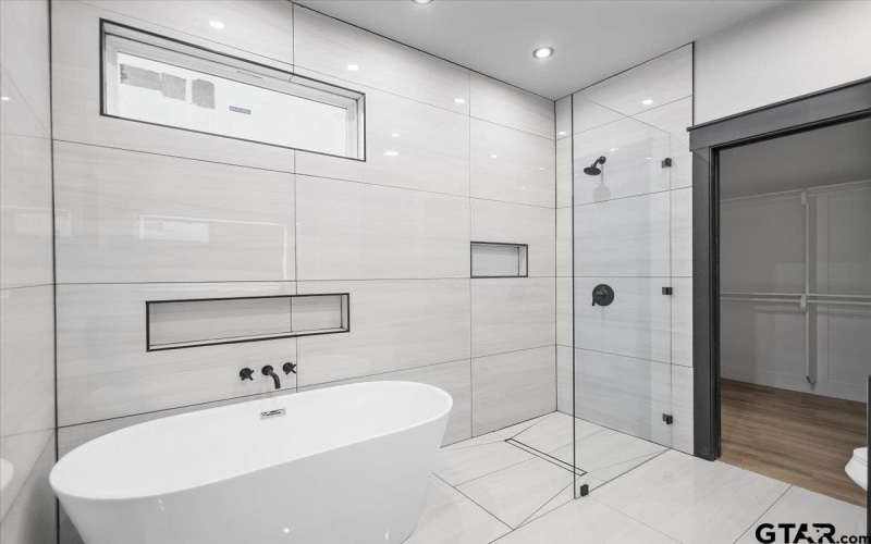 3008 Walton Rd., Tyler, TX 75701, 4 Bedrooms Bedrooms, ,2 BathroomsBathrooms,Residential,For Sale,3008 Walton Rd.,0,26002478