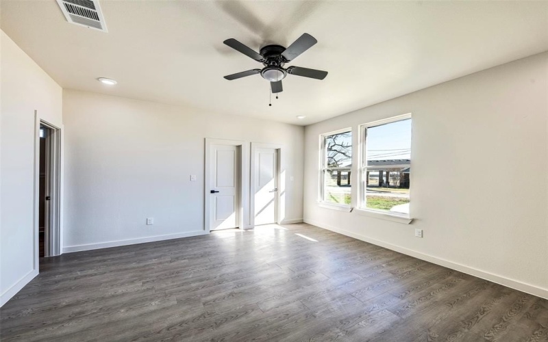 170 Half Moon Way, Runaway Bay, TX 76426, 4 Habitaciones Habitaciones , ,2 BañosBaños,Residential,En Venta,170 Half Moon Way,0,21182406