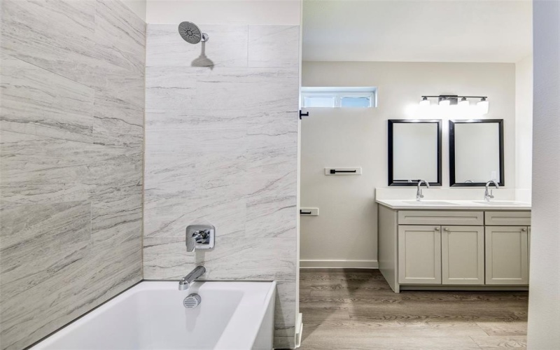 170 Half Moon Way, Runaway Bay, TX 76426, 4 Habitaciones Habitaciones , ,2 BañosBaños,Residential,En Venta,170 Half Moon Way,0,21182406