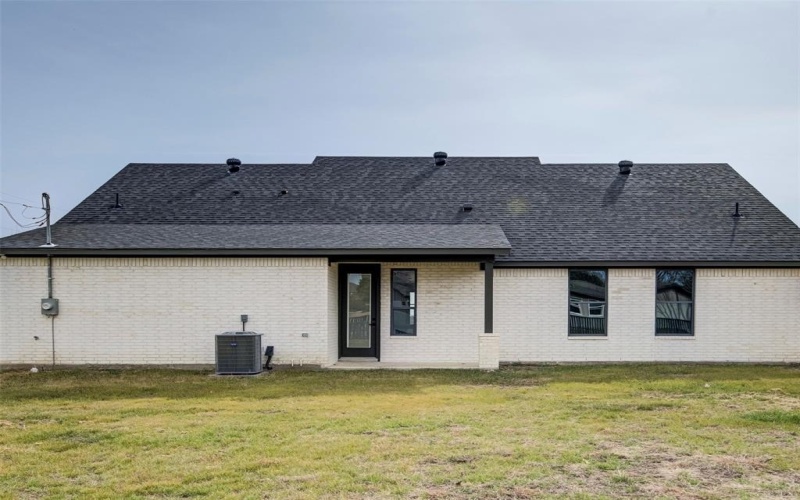 170 Half Moon Way, Runaway Bay, TX 76426, 4 Habitaciones Habitaciones , ,2 BañosBaños,Residential,En Venta,170 Half Moon Way,0,21182406