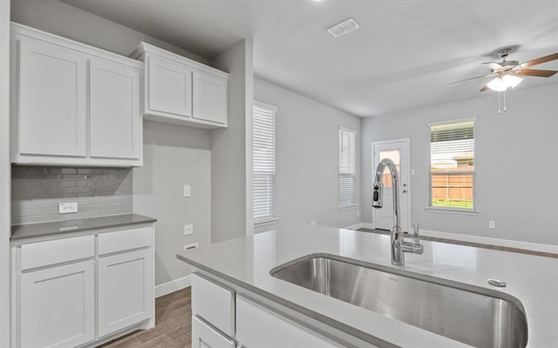 752 RUBICON Road, Fort Worth, TX 76247, 5 Habitaciones Habitaciones , ,2 BañosBaños,Residential,En Venta,752 RUBICON Road,0,21184935