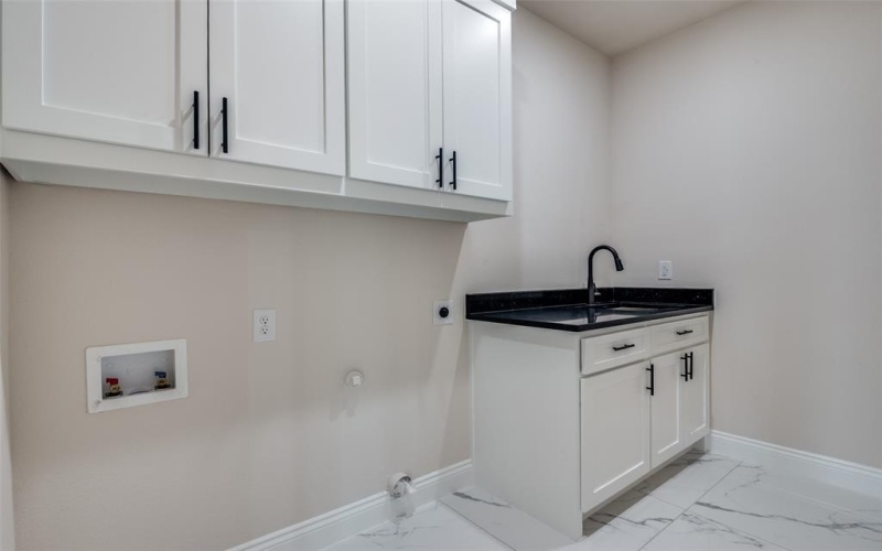 411 N Watson Street, Seagoville, TX 75159, 3 Habitaciones Habitaciones , ,2 BañosBaños,Residential,En Venta,411 N Watson Street,0,21185186