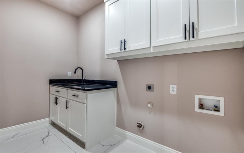 415 N Watson Street, Seagoville, TX 75159, 3 Habitaciones Habitaciones , ,2 BañosBaños,Residential,En Venta,415 N Watson Street,0,21185286