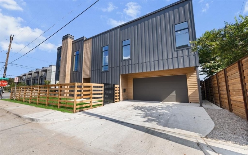 2323 N Carroll Avenue, Dallas, TX 75204, 4 Habitaciones Habitaciones , ,2 BañosBaños,Residential,En Venta,2323 N Carroll Avenue,0,21185410