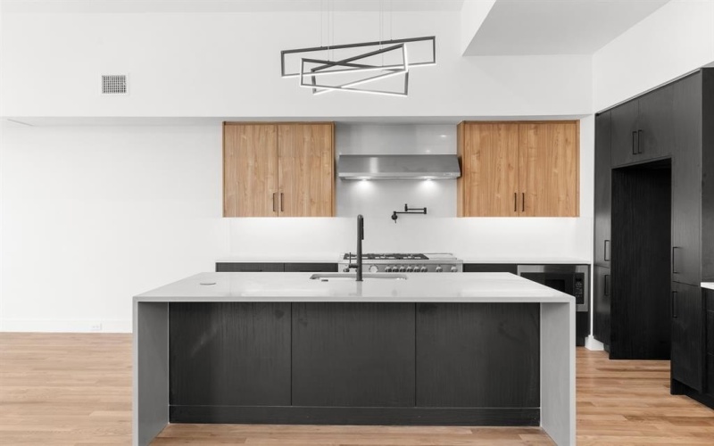 2323 N Carroll Avenue, Dallas, TX 75204, 4 Habitaciones Habitaciones , ,2 BañosBaños,Residential,En Venta,2323 N Carroll Avenue,0,21185410