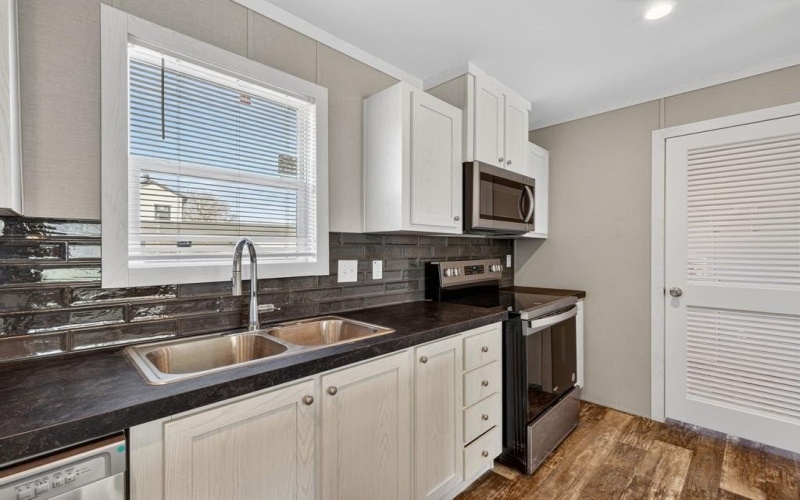 104 4th Street, Graford, TX 76449, 4 Habitaciones Habitaciones , ,2 BañosBaños,Residential,En Venta,104 4th Street,0,21185530