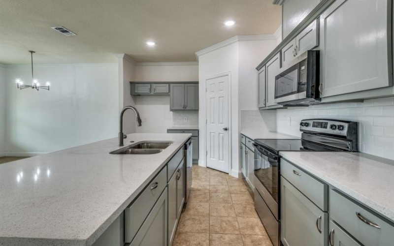 2110 22nd, Fort Worth, TX 76164, 4 Bedrooms Bedrooms, ,2 BathroomsBathrooms,Residential,For Sale,2110 22nd,0,21185572