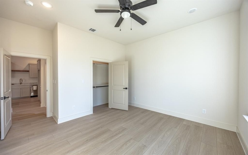 617 E Ramsey Avenue, Fort Worth, TX 76104, 4 Habitaciones Habitaciones , ,3 BañosBaños,Residential,En Venta,617 E Ramsey Avenue,0,21185686