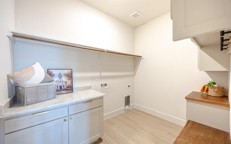 617 E Ramsey Avenue, Fort Worth, TX 76104, 4 Habitaciones Habitaciones , ,3 BañosBaños,Residential,En Venta,617 E Ramsey Avenue,0,21185686