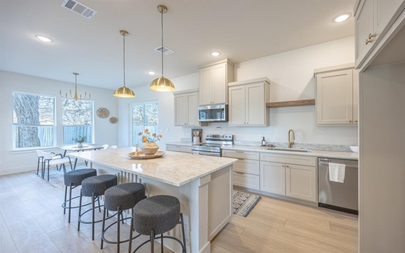 617 E Ramsey Avenue, Fort Worth, TX 76104, 4 Habitaciones Habitaciones , ,3 BañosBaños,Residential,En Venta,617 E Ramsey Avenue,0,21185686