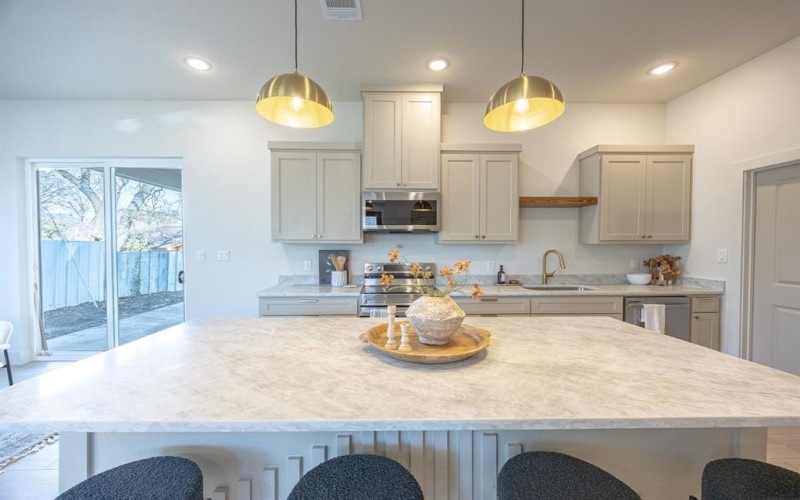 617 E Ramsey Avenue, Fort Worth, TX 76104, 4 Habitaciones Habitaciones , ,3 BañosBaños,Residential,En Venta,617 E Ramsey Avenue,0,21185686