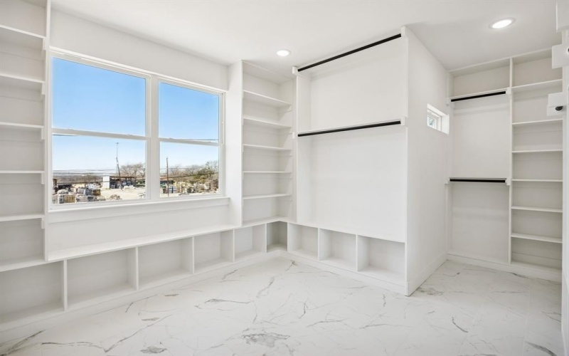 918 N Tatum Avenue, Dallas, TX 75211, 4 Bedrooms Bedrooms, ,5 BathroomsBathrooms,Residential,For Sale,918 N Tatum Avenue,0,21185876