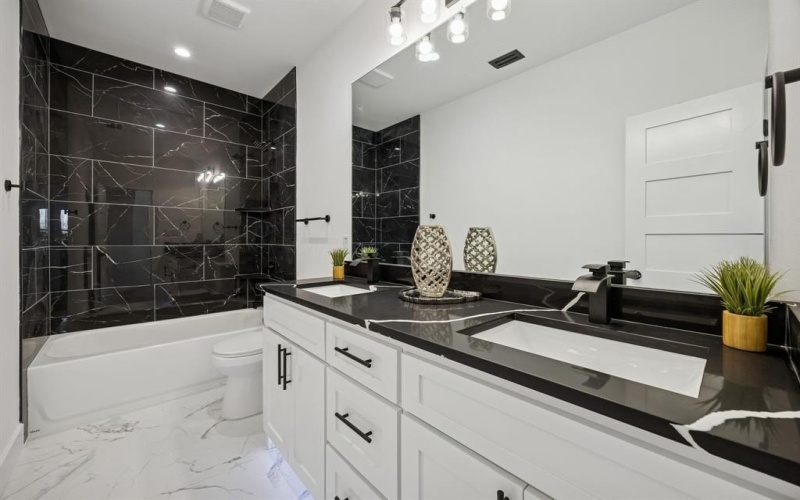 918 N Tatum Avenue, Dallas, TX 75211, 4 Bedrooms Bedrooms, ,5 BathroomsBathrooms,Residential,For Sale,918 N Tatum Avenue,0,21185876