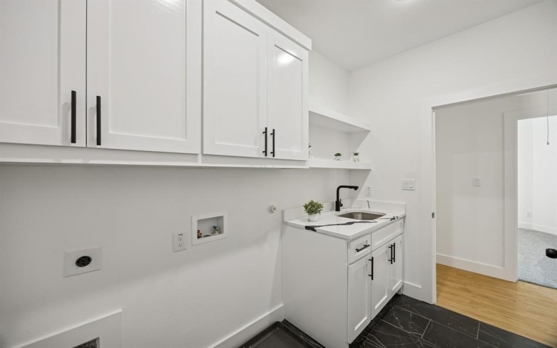 918 N Tatum Avenue, Dallas, TX 75211, 4 Bedrooms Bedrooms, ,5 BathroomsBathrooms,Residential,For Sale,918 N Tatum Avenue,0,21185876