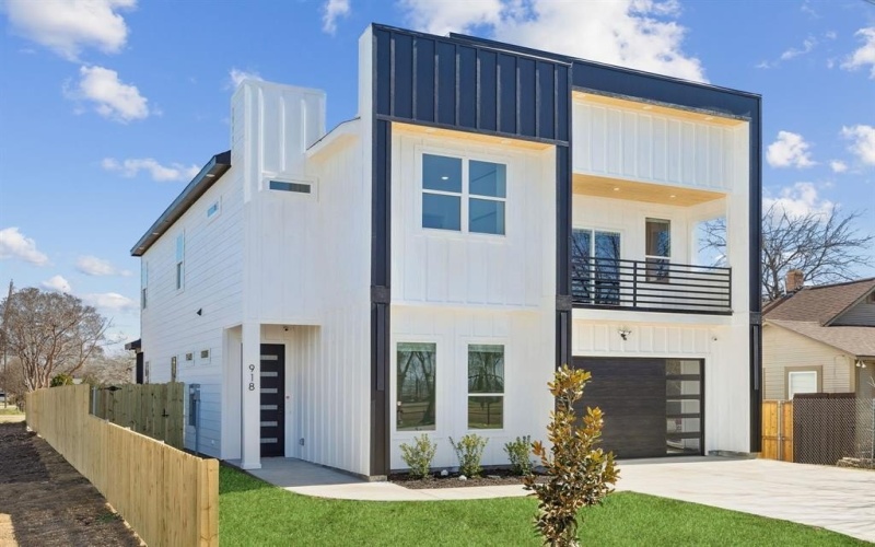 918 N Tatum Avenue, Dallas, TX 75211, 4 Bedrooms Bedrooms, ,5 BathroomsBathrooms,Residential,For Sale,918 N Tatum Avenue,0,21185876