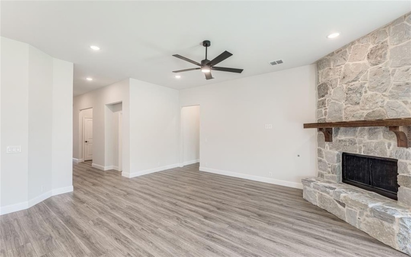 3240 Southampton Drive, Mesquite, TX 75181, 4 Bedrooms Bedrooms, ,3 BathroomsBathrooms,Residential,For Sale,3240 Southampton Drive,20591029