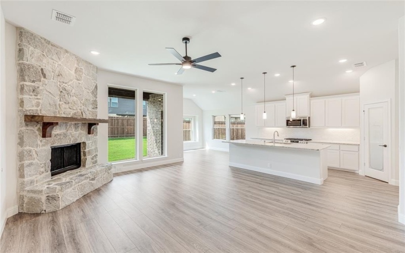 3240 Southampton Drive, Mesquite, TX 75181, 4 Bedrooms Bedrooms, ,3 BathroomsBathrooms,Residential,For Sale,3240 Southampton Drive,20591029