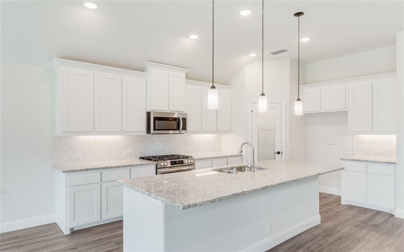 3240 Southampton Drive, Mesquite, TX 75181, 4 Bedrooms Bedrooms, ,3 BathroomsBathrooms,Residential,For Sale,3240 Southampton Drive,20591029