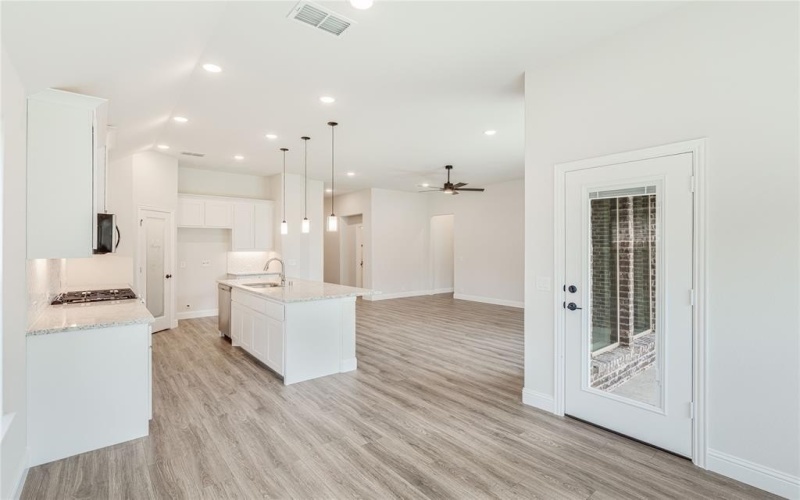 3240 Southampton Drive, Mesquite, TX 75181, 4 Bedrooms Bedrooms, ,3 BathroomsBathrooms,Residential,For Sale,3240 Southampton Drive,20591029