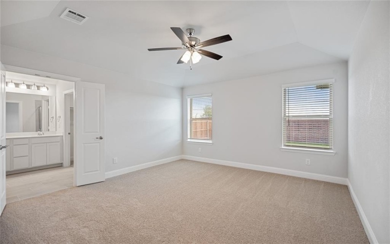 1601 Rushpea Drive, Royse City, TX 75189, 4 Bedrooms Bedrooms, ,2 BathroomsBathrooms,Residential,For Sale,1601 Rushpea Drive,20644380