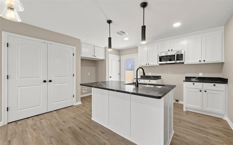 940 Holt Avenue, Waco, TX 76706, 3 Habitaciones Habitaciones , ,2 BañosBaños,Residential,En Venta,940 Holt Avenue,0,21186052