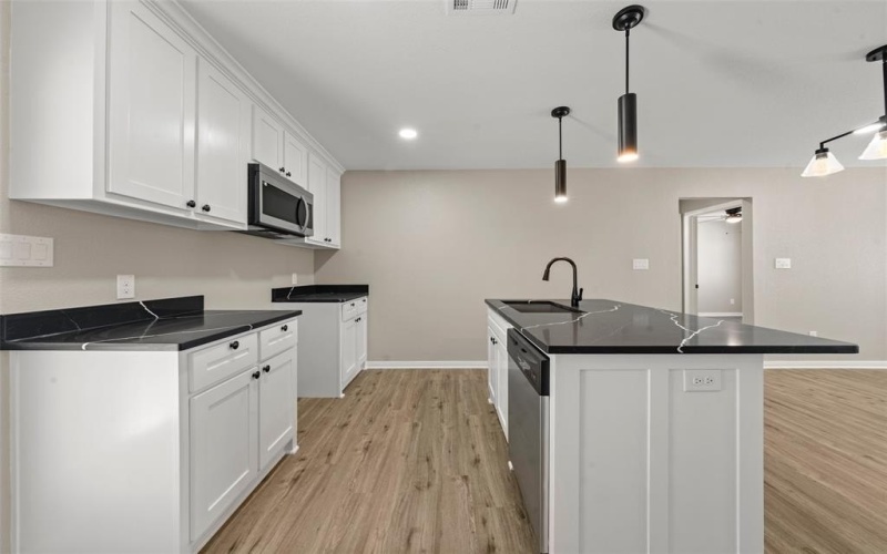 940 Holt Avenue, Waco, TX 76706, 3 Habitaciones Habitaciones , ,2 BañosBaños,Residential,En Venta,940 Holt Avenue,0,21186052