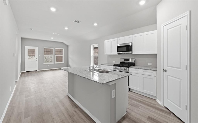 5548 ROLLINS Drive, Denton, TX 76249, 4 Habitaciones Habitaciones , ,2 BañosBaños,Residential,En Venta,5548 ROLLINS Drive,0,21186253