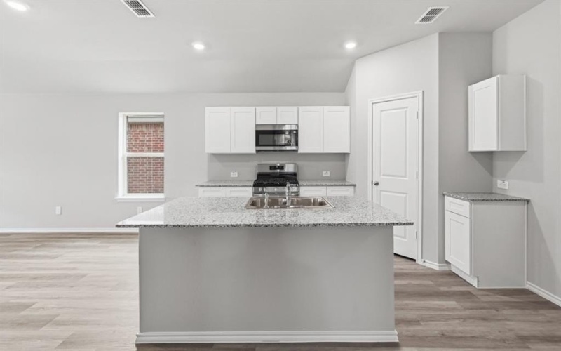 5548 ROLLINS Drive, Denton, TX 76249, 4 Habitaciones Habitaciones , ,2 BañosBaños,Residential,En Venta,5548 ROLLINS Drive,0,21186253