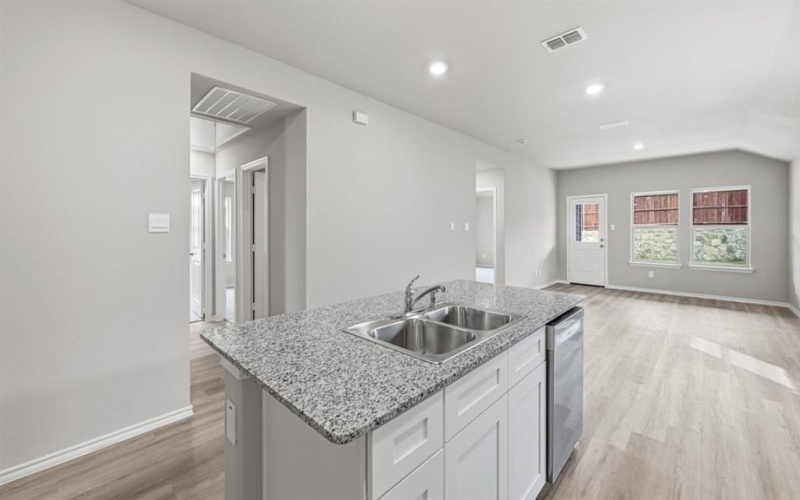 5548 ROLLINS Drive, Denton, TX 76249, 4 Habitaciones Habitaciones , ,2 BañosBaños,Residential,En Venta,5548 ROLLINS Drive,0,21186253