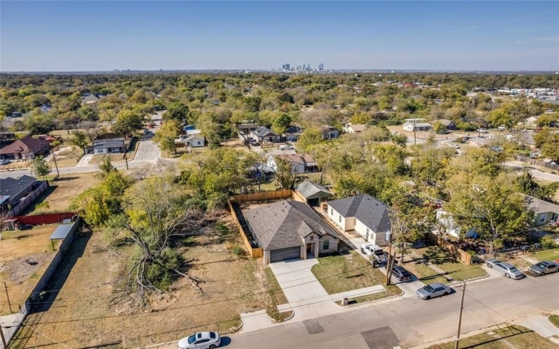 1616 Lindsey Street, Fort Worth, TX 76105, 4 Bedrooms Bedrooms, ,2 BathroomsBathrooms,Residential,For Sale,1616 Lindsey Street,0,21186714