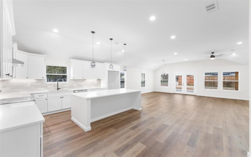 2434 Iroquois Street, Dallas, TX 75212, 4 Habitaciones Habitaciones , ,2 BañosBaños,Residential,En Venta,2434 Iroquois Street,0,21186749