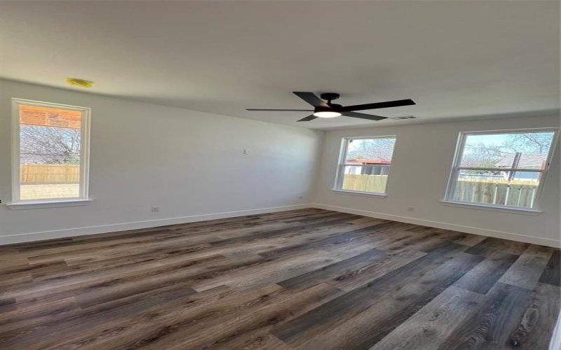 2923 Britton Avenue, Dallas, TX 75216, 3 Bedrooms Bedrooms, ,5 BathroomsBathrooms,Residential,For Sale,2923 Britton Avenue,0,21183298