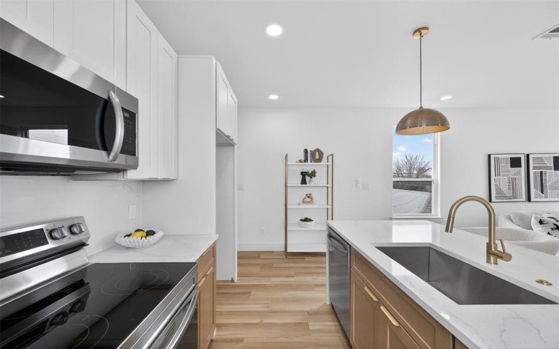 2414 Anderson Street, Dallas, TX 75215, 4 Bedrooms Bedrooms, ,3 BathroomsBathrooms,Residential,For Sale,2414 Anderson Street,0,21184298