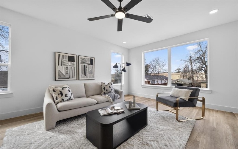 2414 Anderson Street, Dallas, TX 75215, 4 Bedrooms Bedrooms, ,3 BathroomsBathrooms,Residential,For Sale,2414 Anderson Street,0,21184298