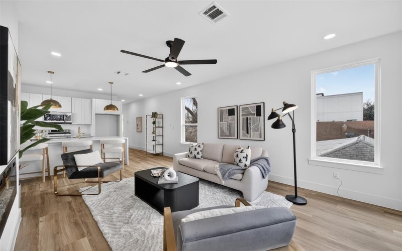 2414 Anderson Street, Dallas, TX 75215, 4 Bedrooms Bedrooms, ,3 BathroomsBathrooms,Residential,For Sale,2414 Anderson Street,0,21184298