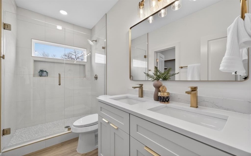 2414 Anderson Street, Dallas, TX 75215, 4 Bedrooms Bedrooms, ,3 BathroomsBathrooms,Residential,For Sale,2414 Anderson Street,0,21184298