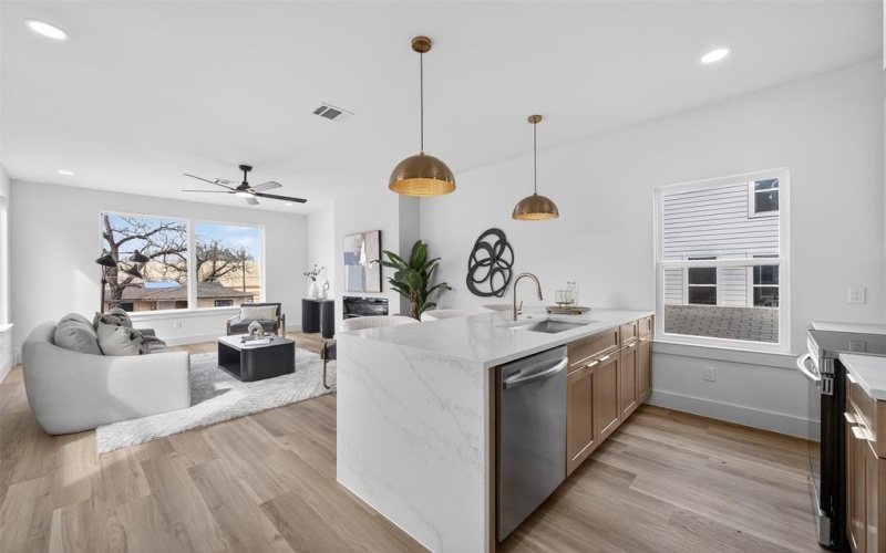 2414 Anderson Street, Dallas, TX 75215, 4 Bedrooms Bedrooms, ,3 BathroomsBathrooms,Residential,For Sale,2414 Anderson Street,0,21184298