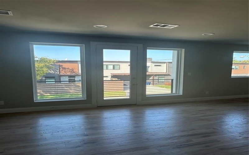 4401 Cabell Drive #104, Dallas, TX 75204, 2 Bedrooms Bedrooms, ,2 BathroomsBathrooms,Residential,For Sale,4401 Cabell Drive,20644577