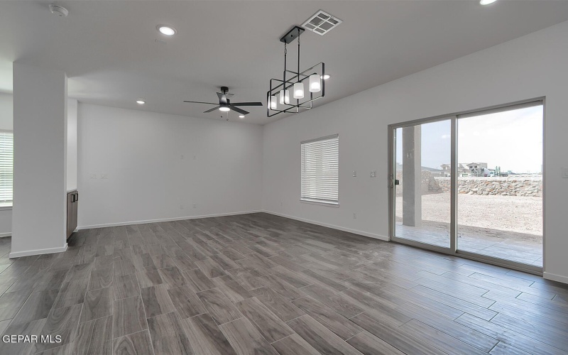 1043 Sidonia Place, Socorro, TX 79927, 3 Habitaciones Habitaciones , ,2 BañosBaños,Residential,En Venta,1043 Sidonia Place,0,938623