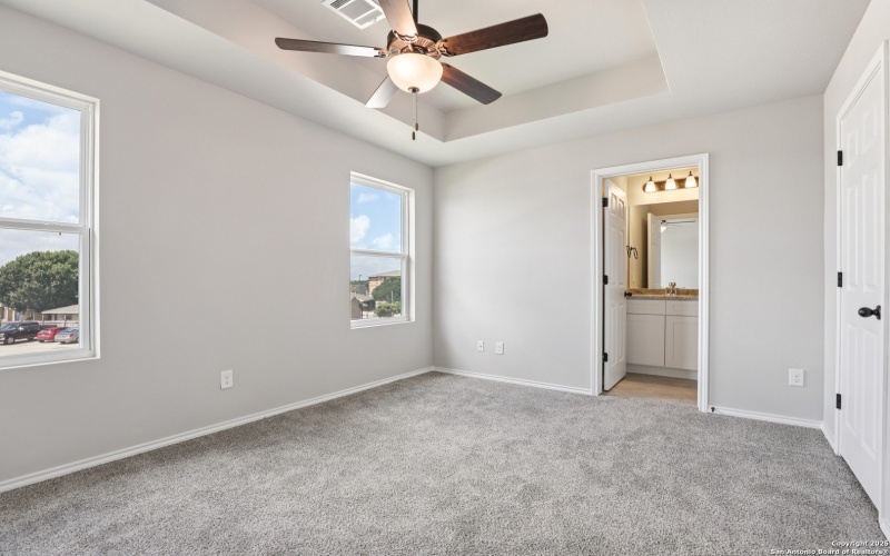 8627 Valentina Way, San Antonio, TX 78245, ,Residential Multi Family,En Venta,8627 Valentina Way,0,1943111