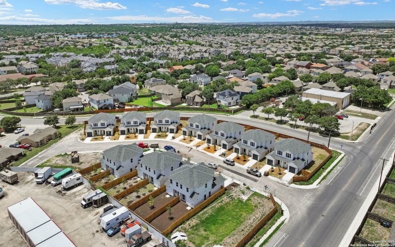 8627 Valentina Way, San Antonio, TX 78245, ,Residential Multi Family,En Venta,8627 Valentina Way,0,1943111