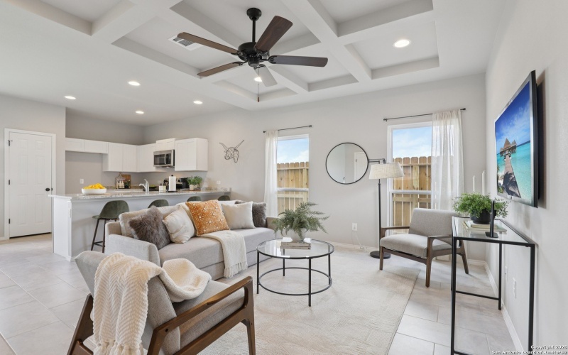 8627 Valentina Way, San Antonio, TX 78245, ,Residential Multi Family,En Venta,8627 Valentina Way,0,1943111