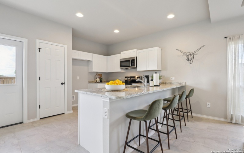 8627 Valentina Way, San Antonio, TX 78245, ,Residential Multi Family,En Venta,8627 Valentina Way,0,1943111