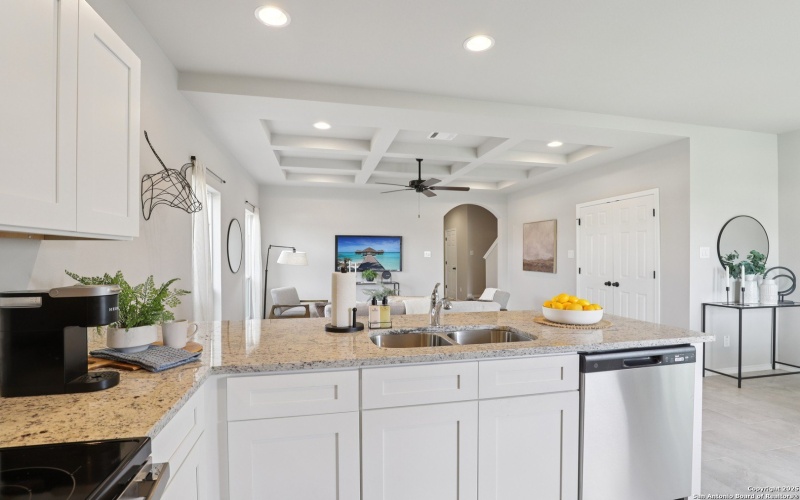 8627 Valentina Way, San Antonio, TX 78245, ,Residential Multi Family,En Venta,8627 Valentina Way,0,1943111