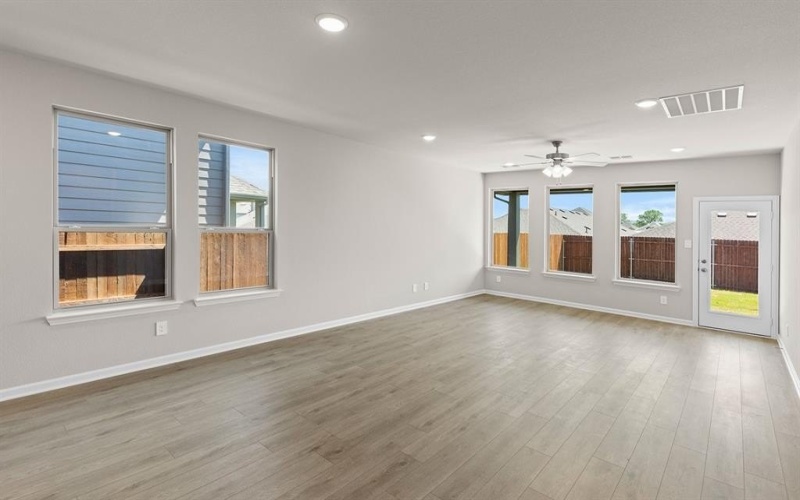 1716 Edgeway Drive, Aubrey, TX 76227, 3 Habitaciones Habitaciones , ,2 BañosBaños,Residential,En Venta,1716 Edgeway Drive,0,21187018