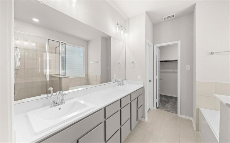 2001 Bayfront Drive, Royse City, TX 75189, 3 Habitaciones Habitaciones , ,2 BañosBaños,Residential,En Venta,2001 Bayfront Drive,0,21187080