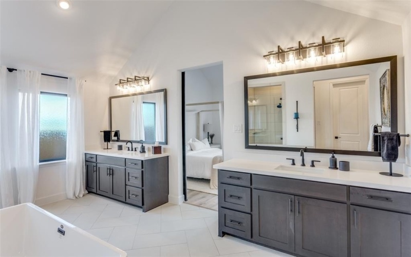 10440 Gray Hills Drive, Fort Worth, TX 76126, 4 Bedrooms Bedrooms, ,3 BathroomsBathrooms,Residential,For Sale,10440 Gray Hills Drive,0,21183871