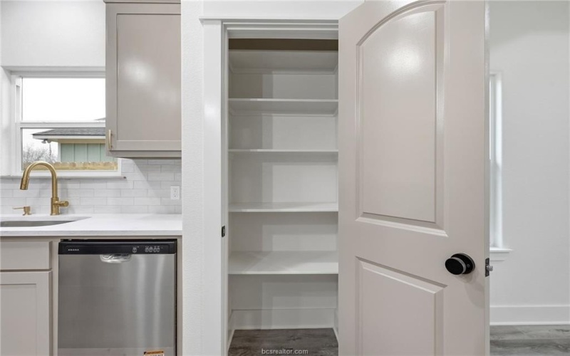 205 Lock Lane, Bryan, TX 77803, 3 Bedrooms Bedrooms, ,2 BathroomsBathrooms,Residential,For Sale,205 Lock Lane,0,26002288